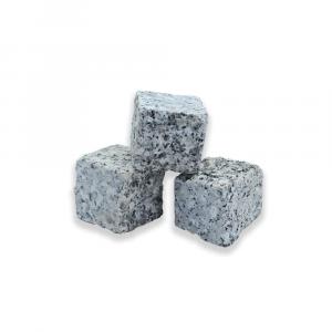 Dlažobné kocky z prírodného kameňa