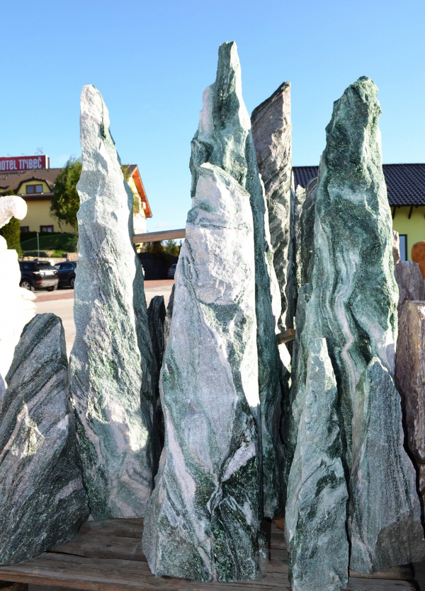 Mramor POLAR GREEN M61 stĺp podpílený solitérny kameň