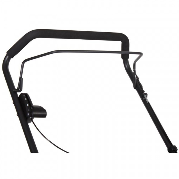 Detailný pohľad na hornú časť rukoväte benzínového vertikutátora Texas Pro Cut 460TG s bezpečnostnou pákou a páčkou plynu od stonetrade.