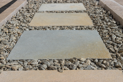 Vápenec Antik 60 x 40 cm – prírodný nášľapný kameň žlto-šedý