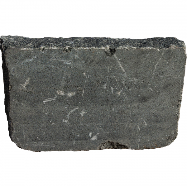 Žulový kamenný obrubník Nero s hladkou a štiepanou stranou – STONE TRADE