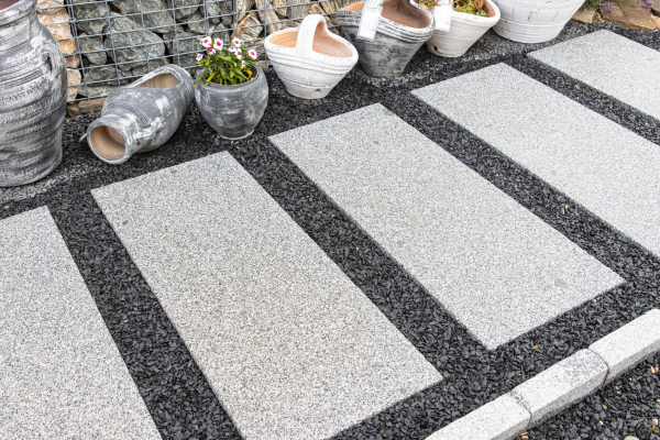 Žula Silver Line – nášľapný kameň 100 x 40 cm (pieskovaný)