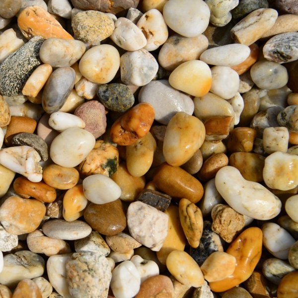 Štrk 8/16 mm – dunajský okrúhliak (okrasný a drenážny)