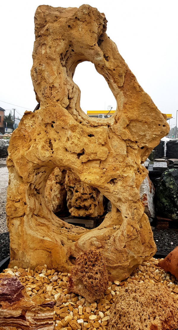 Travertín deravý TR51 podpílený solitérny kameň