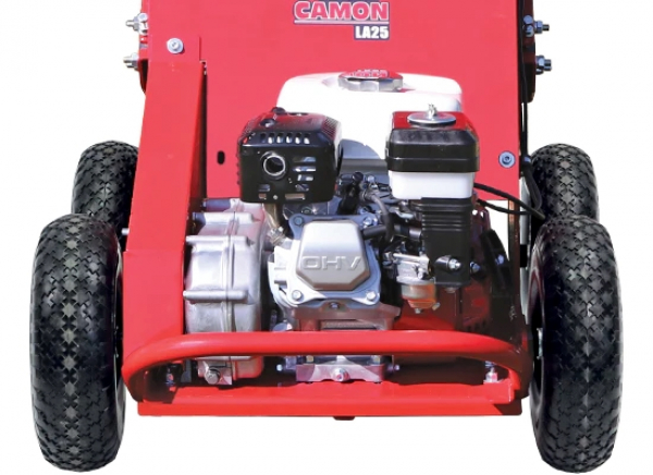 Detailný pohľad na výkonný motor OHV a robustnú konštrukciu benzínového aerifikátora Camon LA25 od stonetrade.