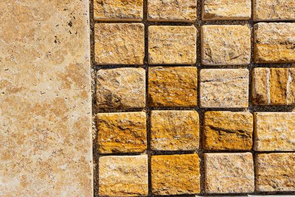 Travertín HONEY ATR26 kamenná kocka