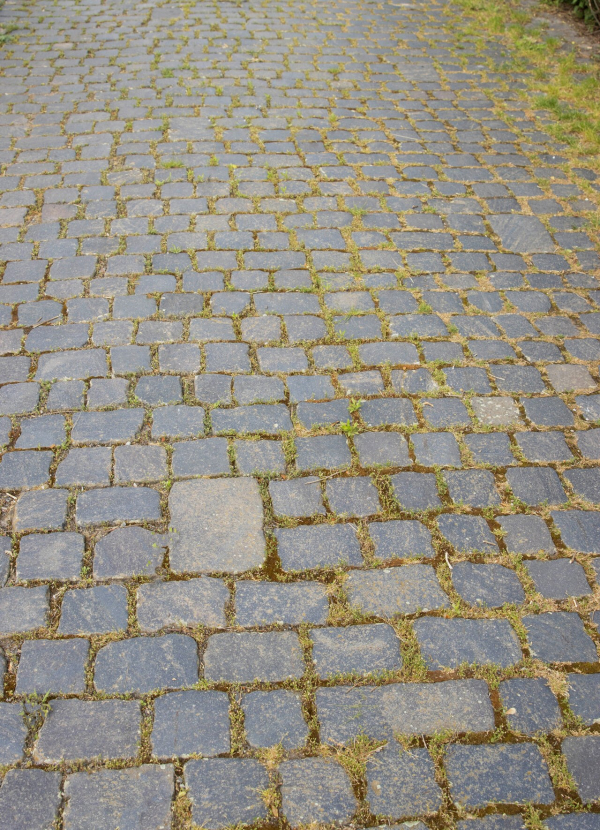 Čadič kamenná kocka