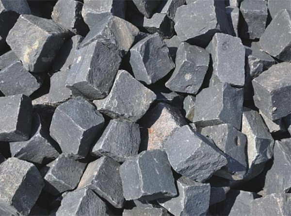 Čadič kamenná kocka