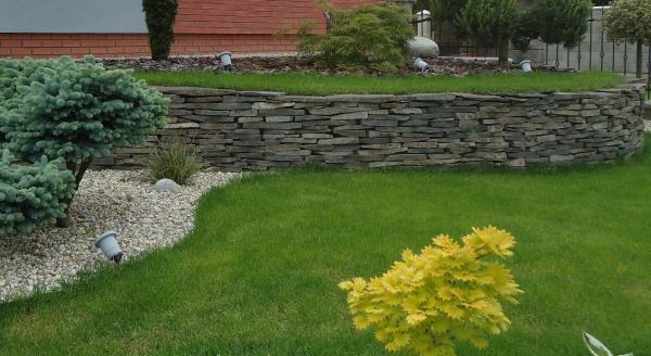 Andezit A88 murovací kameň