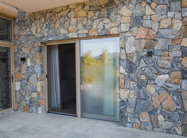 IRON RF88 kamenný obklad