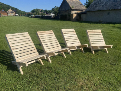 Skladacia drevená stolička